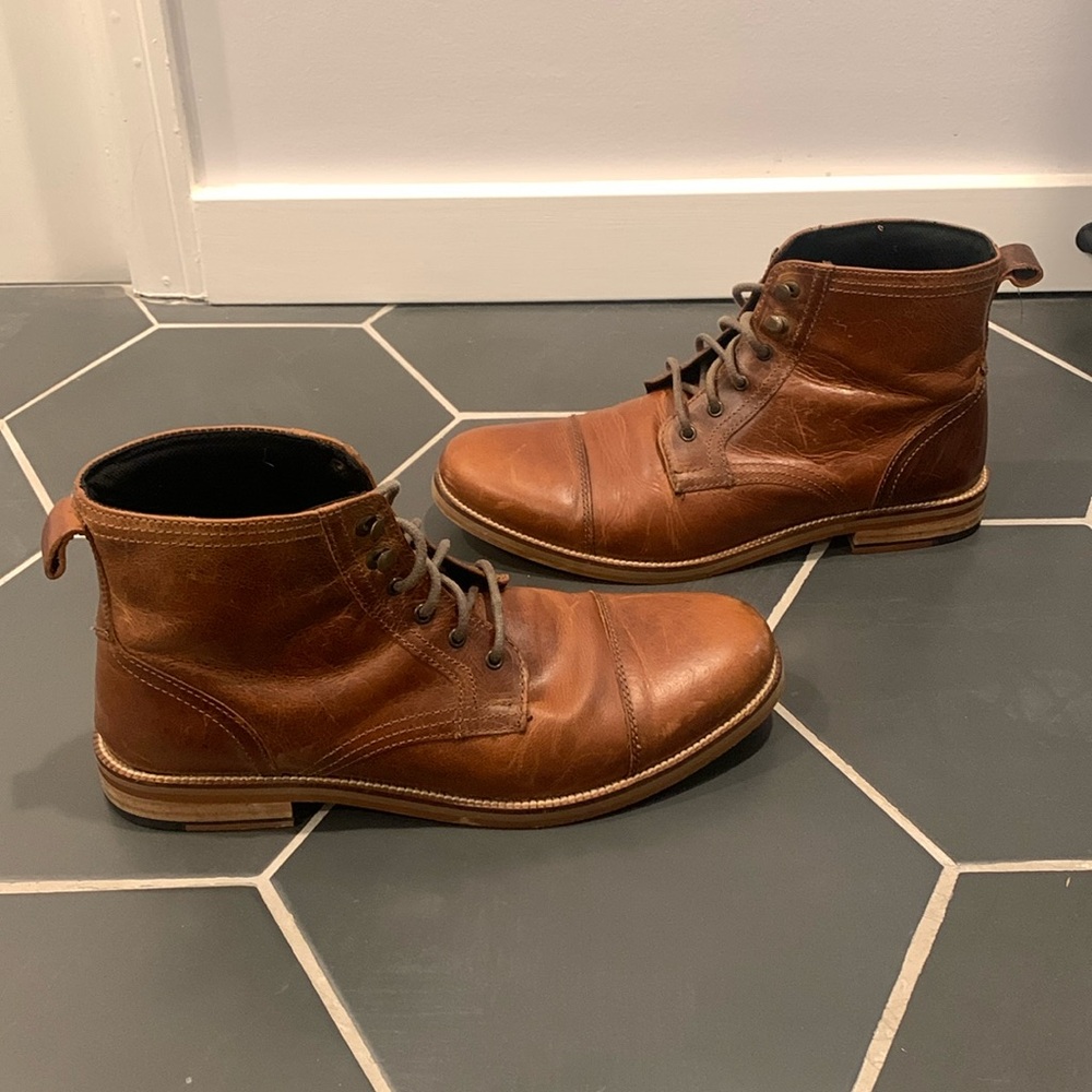 Crevo Bookham Men’s Leather Captoe Boots – Distressed Chestnut Brown – Size 11